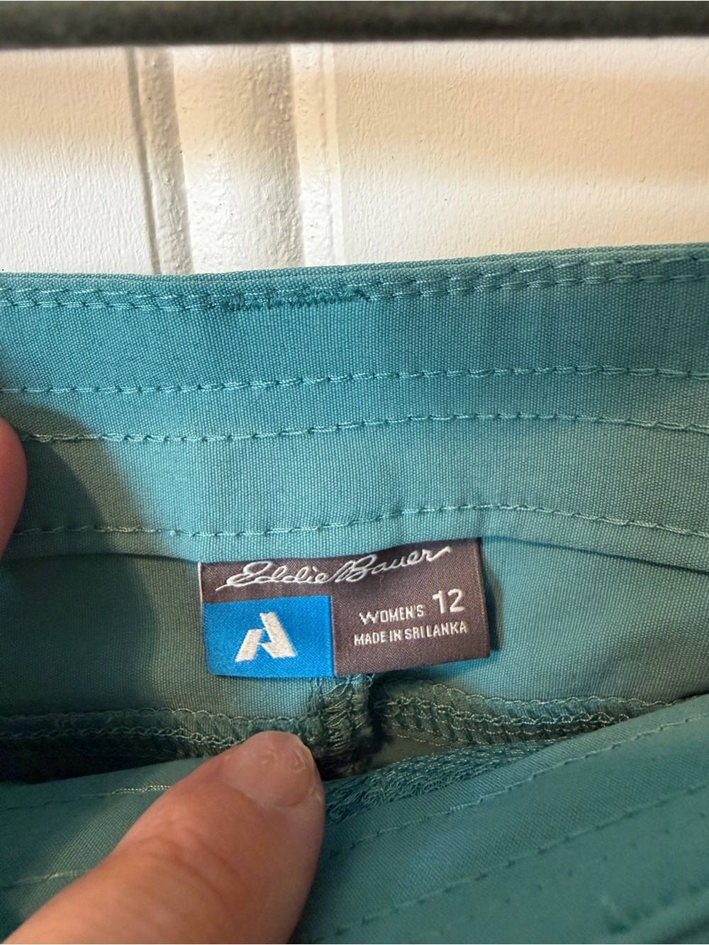 NWT Eddie Bauer Women's First Ascent Guide Pro Capris 12 - Picture 8 of 11